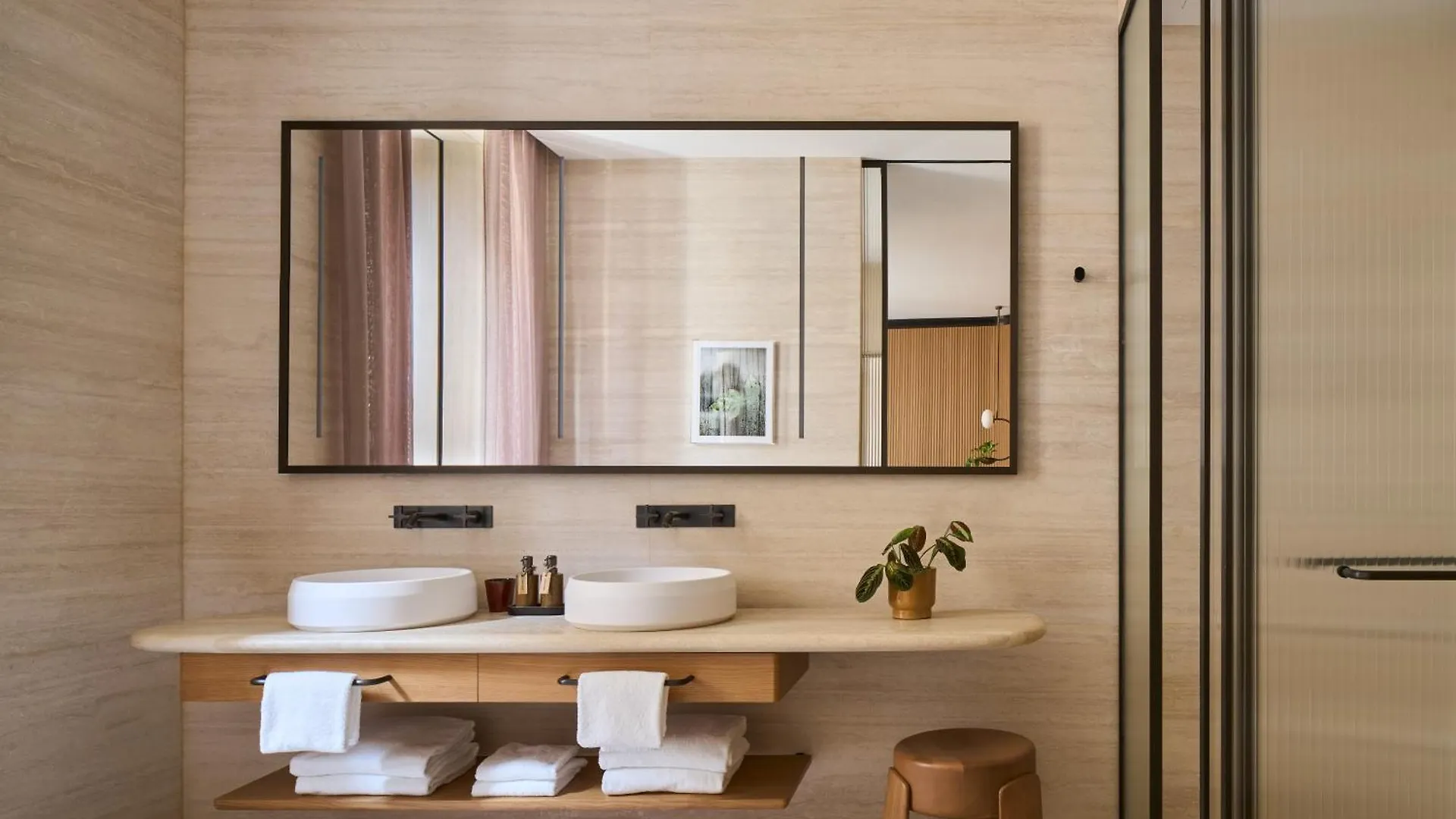 Hotel Six Senses Roma 5*,  Italia