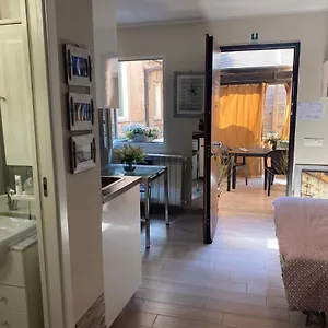 Condotti Appartamento