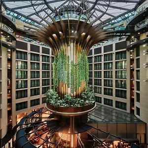 ***** מלון Radisson Collection Hotel, גרמניה